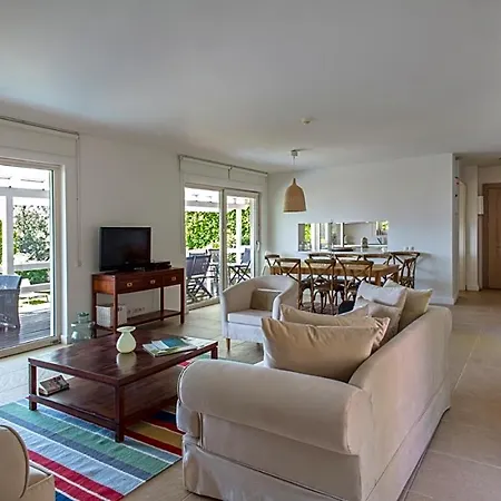 Sleeps 10 With Pool Air Con And Wifi